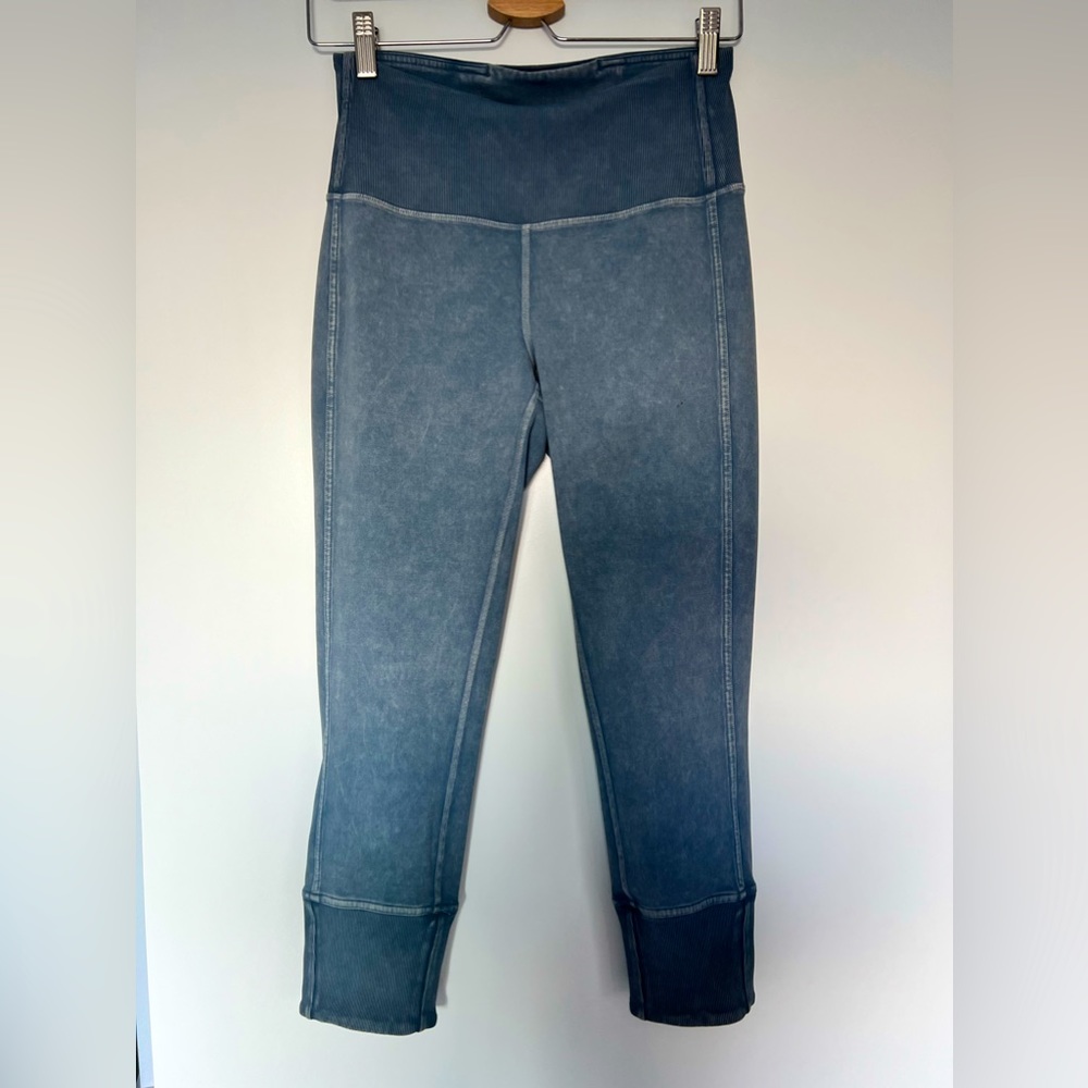 Lululemon - cropped pants - size 6